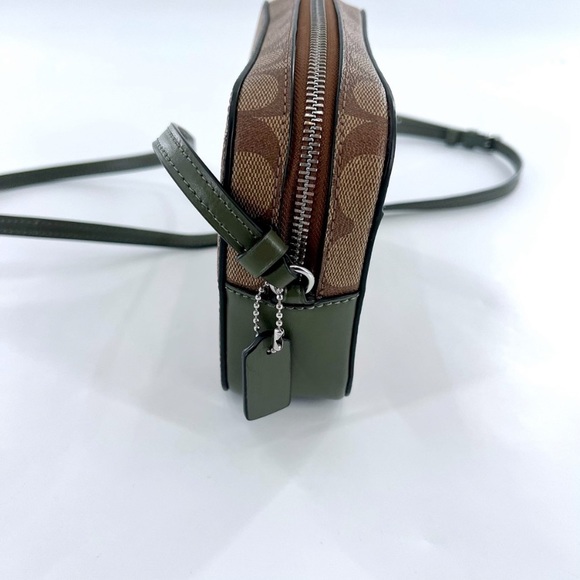 Beautiful Coach Mini Camera Bag - Picture 10 of 11